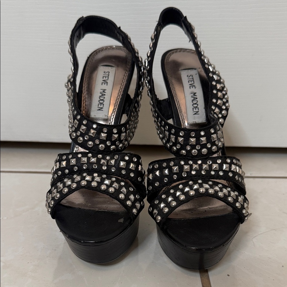 Steve Madden Black and Silver Studded Platform Shoes sz5.5